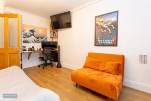 Living area- click for photo gallery